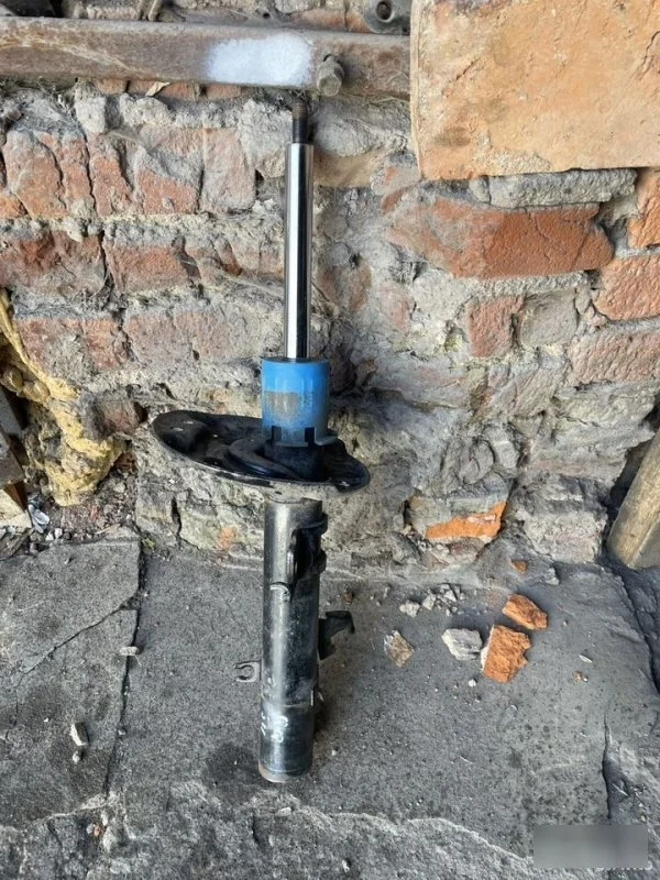 Амортизатор Nissan Qashqai J11