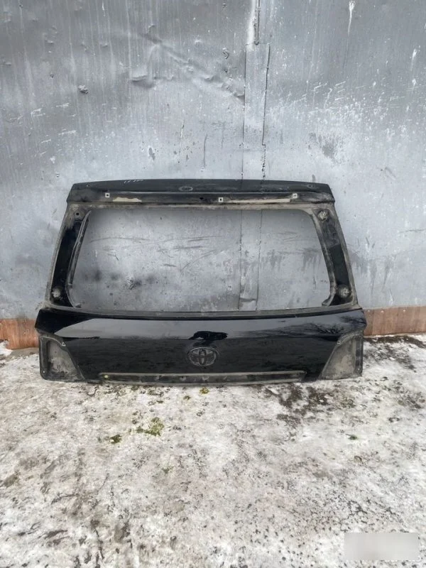 Крышка багажника Toyota Land Cruiser 200