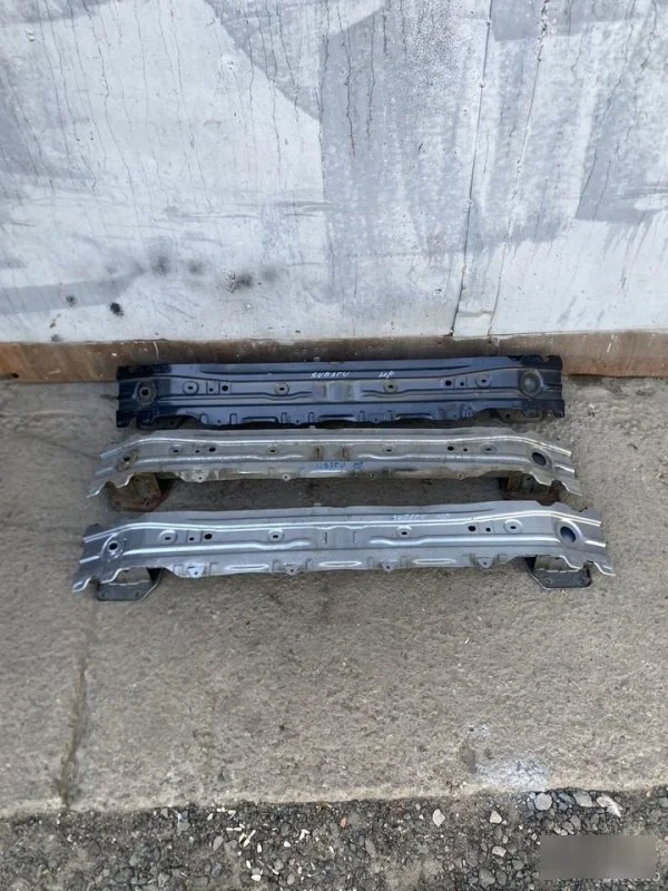 Усилитель бампера Subaru Forester 4