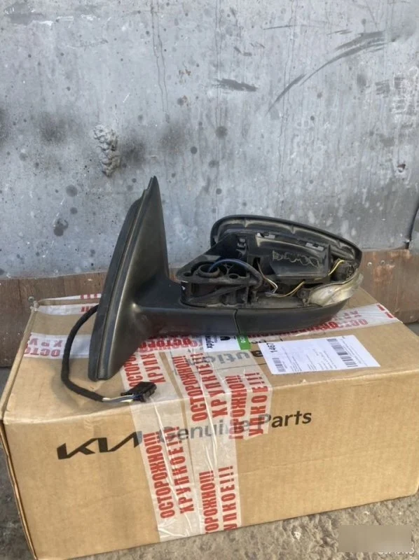 Зеркало Skoda Rapid