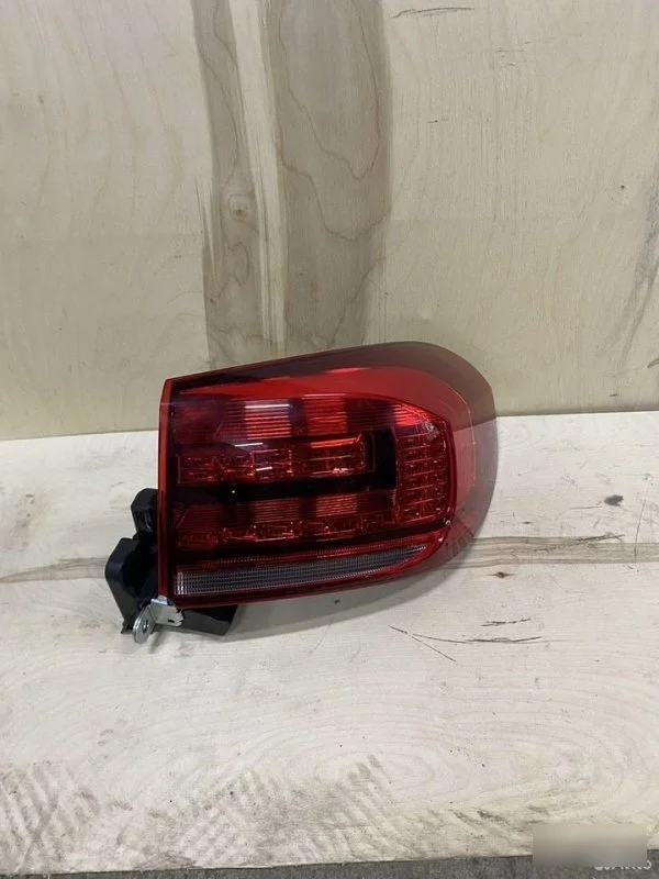 Фонарь Volkswagen Tiguan