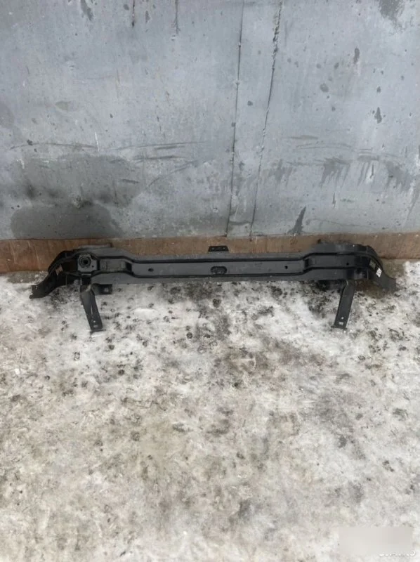 Усилитель бампера Volkswagen Tiguan 2