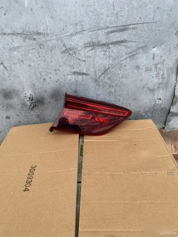 Фонарь внутренний Volkswagen Tiguan 2