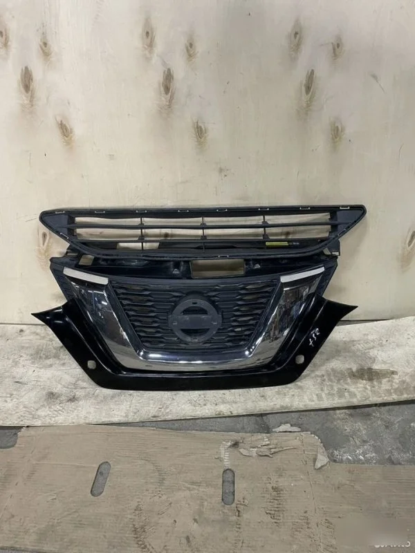 Решетка радиатора Nissan X-Trail T32