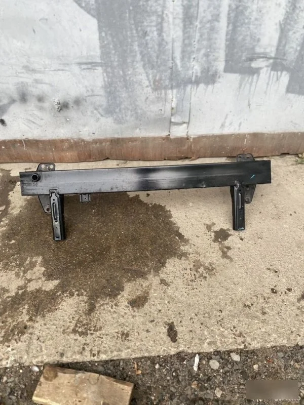 Усилитель бампера Kia Rio 4