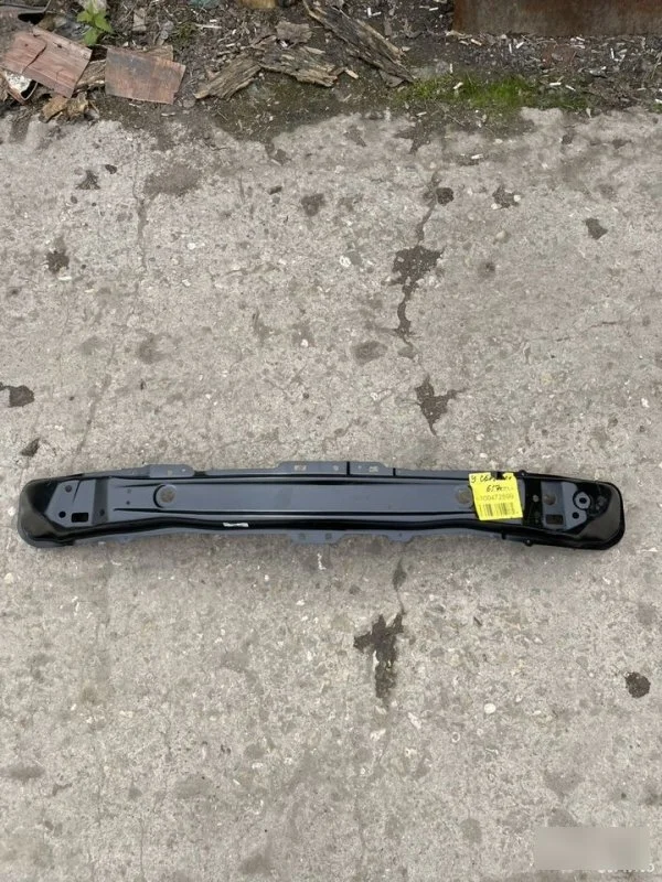 Усилитель бампера Renault Arkana 1