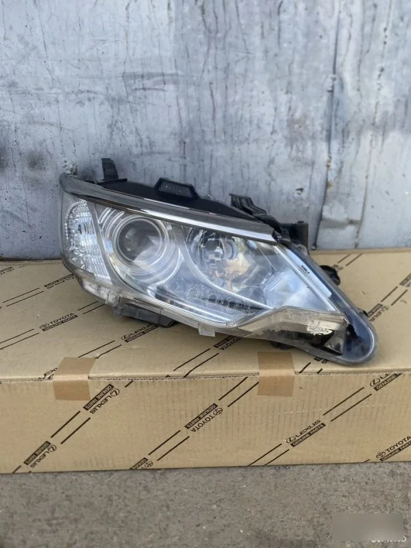 Фара Toyota Camry V55