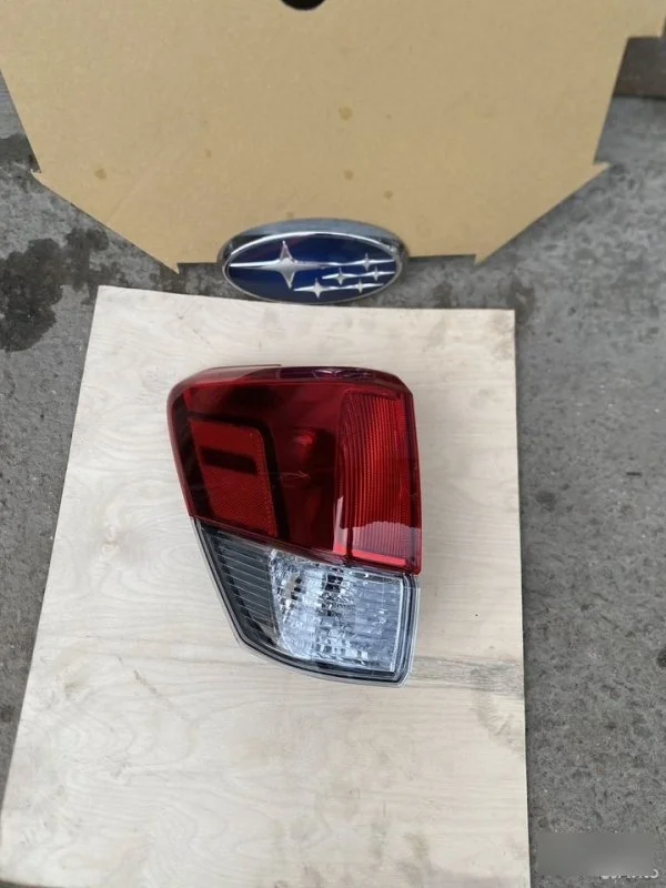 Фонарь Subaru Forester 5