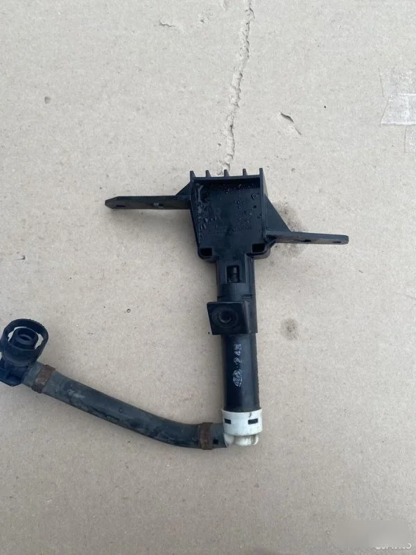 Форсунка омывателя фар Subaru Forester 3
