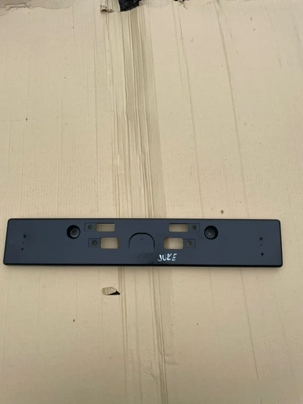 Площадка номерного знака Nissan Juke F15