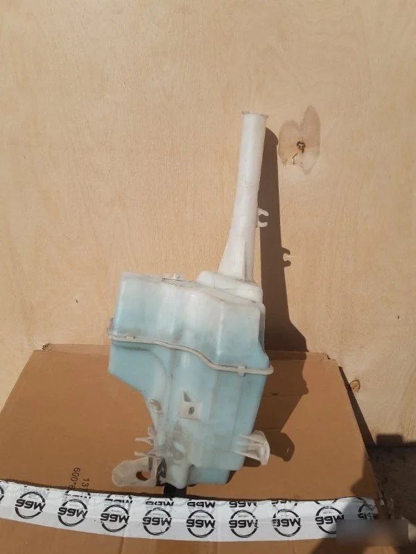 Бачок омывателя Kia Sorento 2 XM