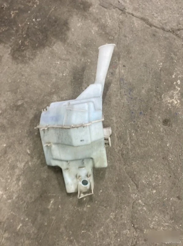 Бачок омывателя Kia Rio 4