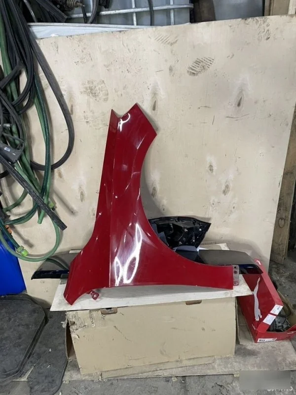 Крыло Mercedes-Benz A W176