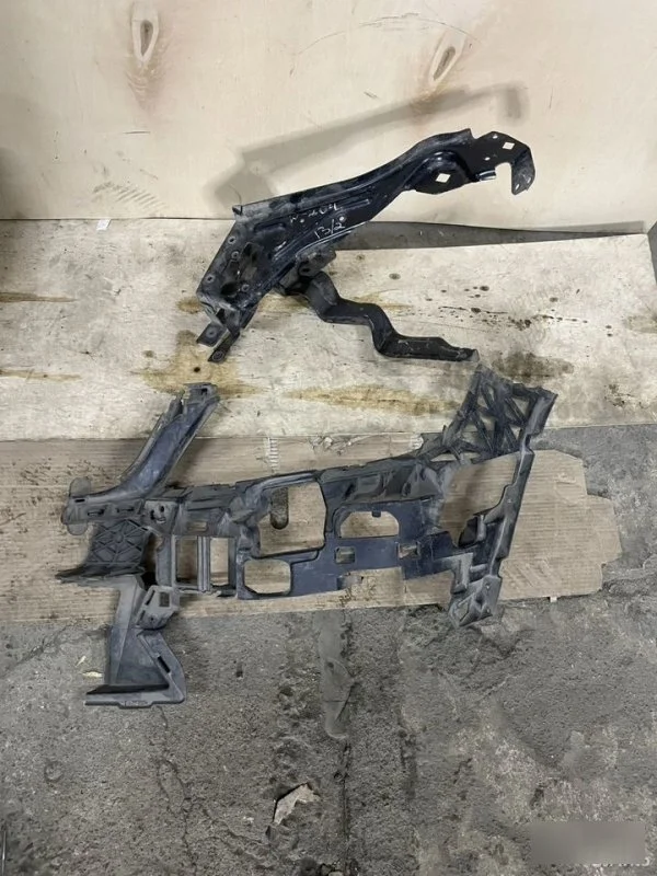 Каркас бампера Mercedes-Benz W204