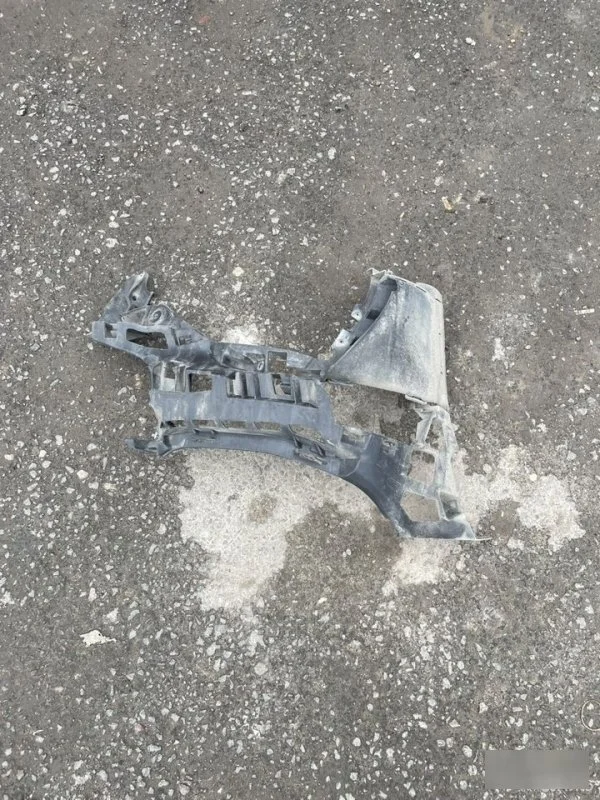 Кронштейн бампера Mercedes-Benz AMG W213