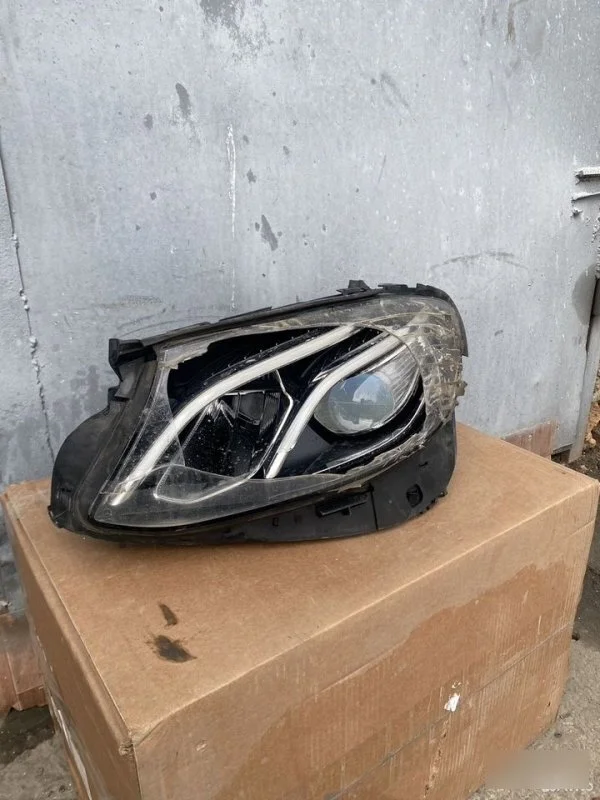 Фара Mercedes-Benz W213