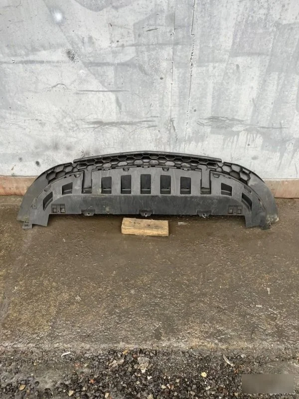 Пыльник бампера Mercedes-Benz V W447