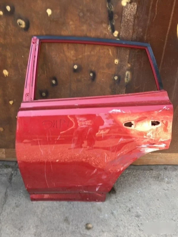 Дверь Toyota RAV4