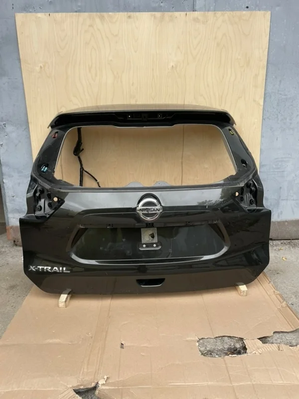 Крышка багажника Nissan X-Trail