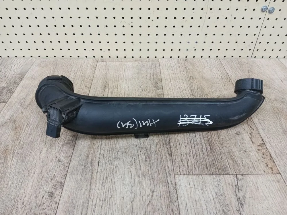 Патрубок интеркулера Audi A3 8V (2012—2016) A3 8V (2012—2016) 8VS