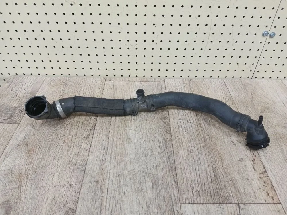 Патрубок радиатора Volkswagen Passat CC B6 (2008—2012) Passat CC B6 (2008—2012) 358