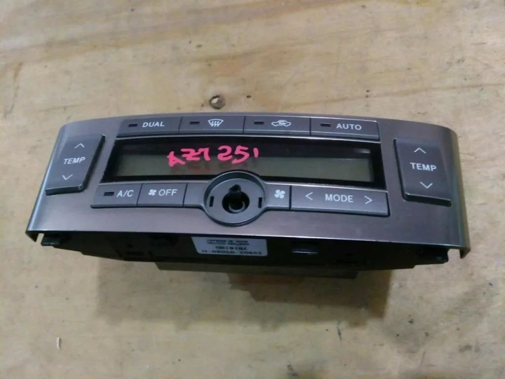 Б.у. блок климатконтроля TOYOTA AVENSIS AZT251 TOYOTA AVENSIS AZT251