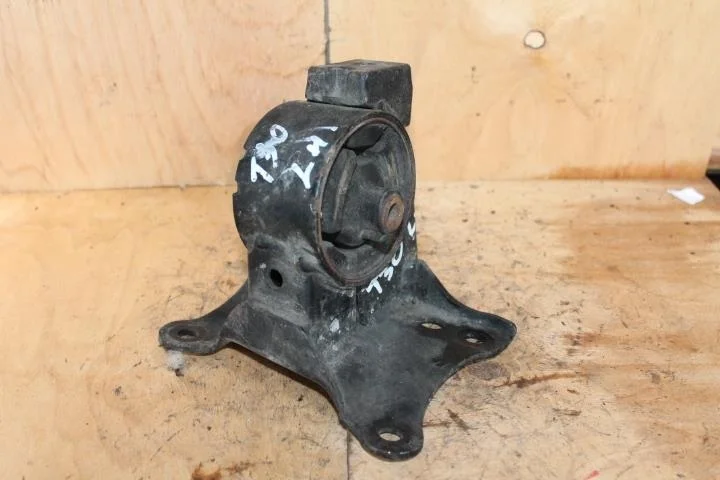 Б.у. опора двигателя NISSAN X-TRAIL T30 NISSAN X-TRAIL T30