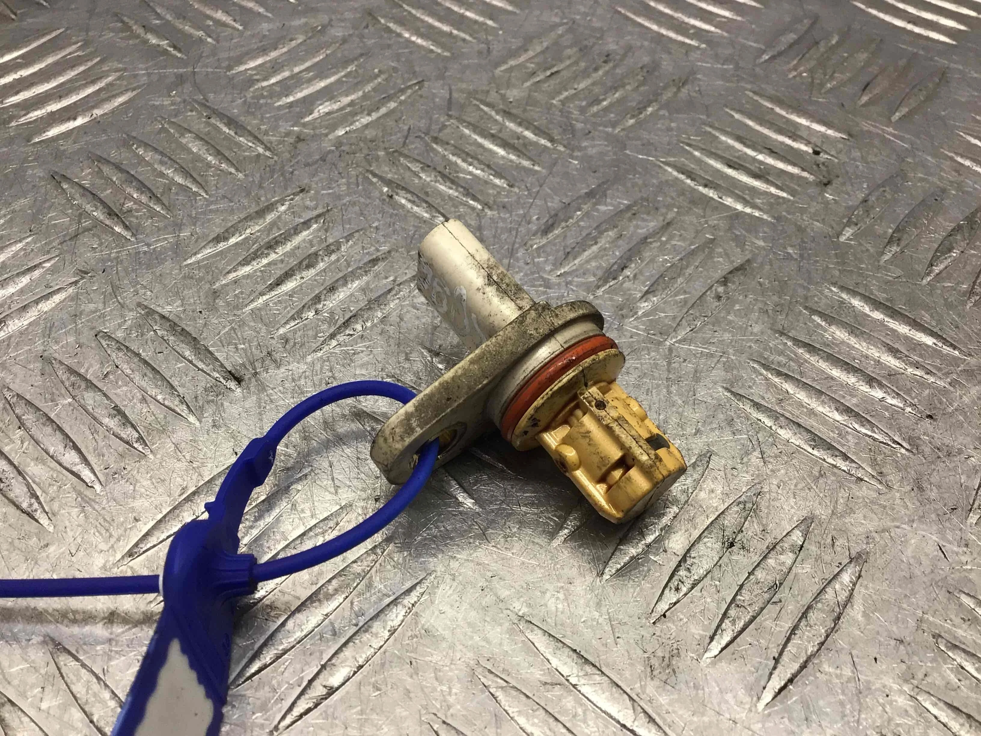 Датчик распредвала Opel Corsa D (2006-2011) бензин 1.2 i Механика Х/б