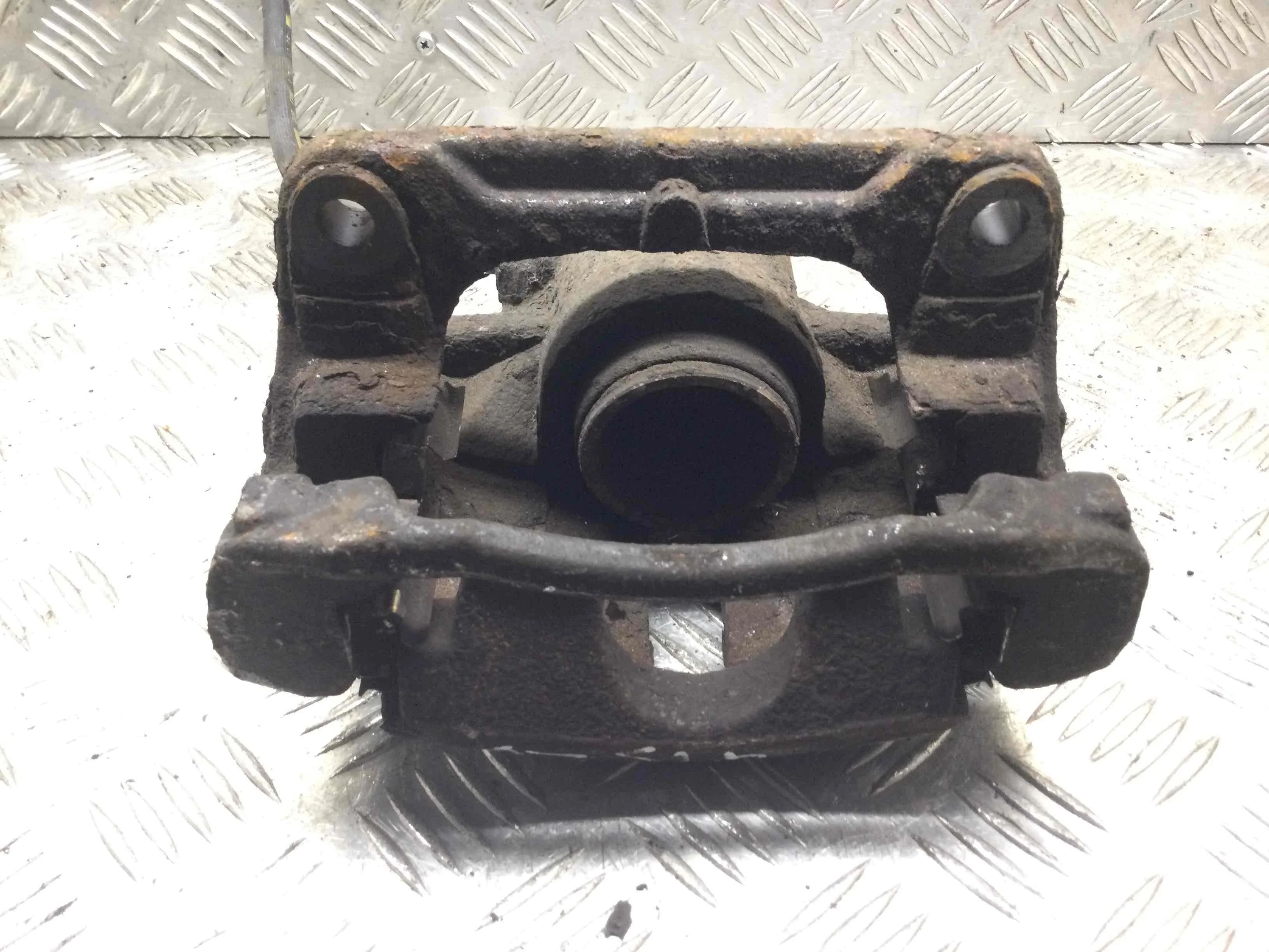 Суппорт передний левый Renault Scenic 2 поколение (2003-2006) бензин 2.0 i Механика Минивэн