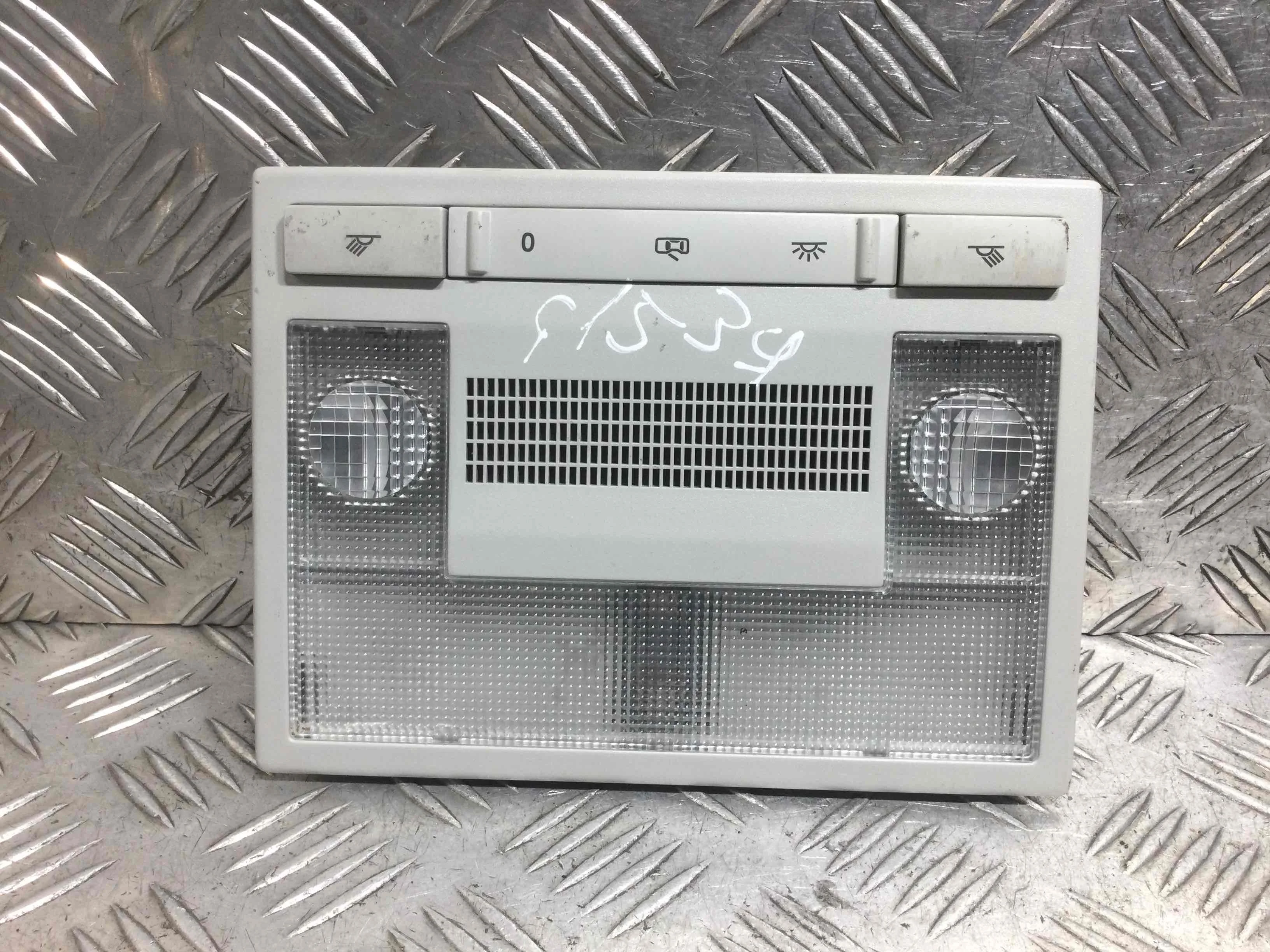 Фонарь салона (плафон) Volkswagen Polo 4 поколение (2001-2005) бензин 1.2 i Механика Х/б