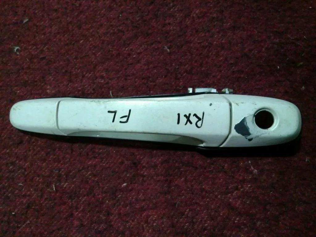 Б.у. ручка двери LEXUS RX300 MCU10 LEXUS RX300 MCU10