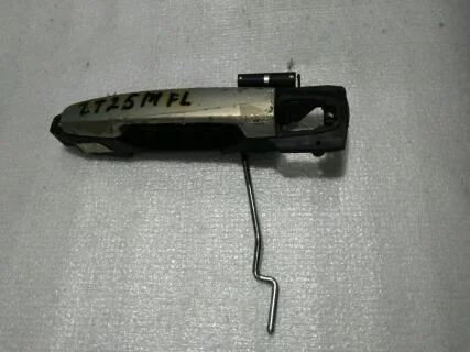 Б.у. ручка двери TOYOTA AVENSIS ZZT251 TOYOTA AVENSIS ZZT251
