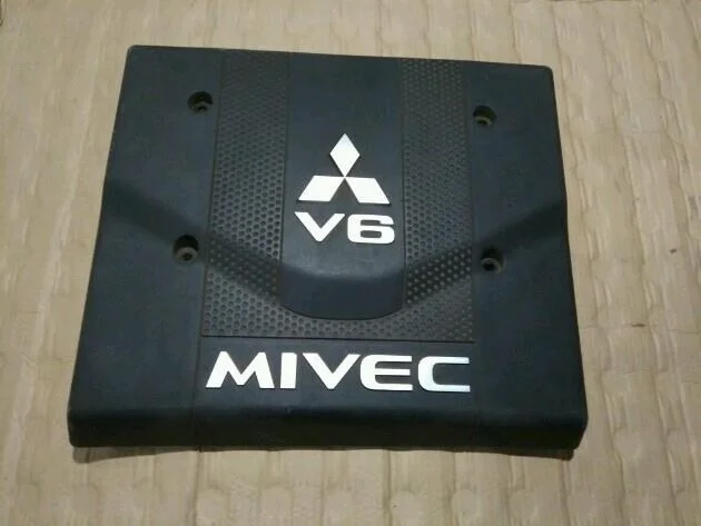 Б.у. крышка двигателя декоративная MITSUBISHI PAJERO V97W MITSUBISHI PAJERO V97W