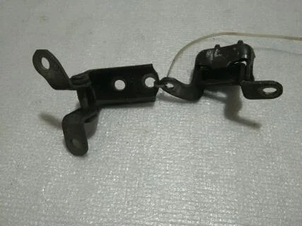 Б.у. петля двери TOYOTA COROLLA E120 TOYOTA COROLLA E120