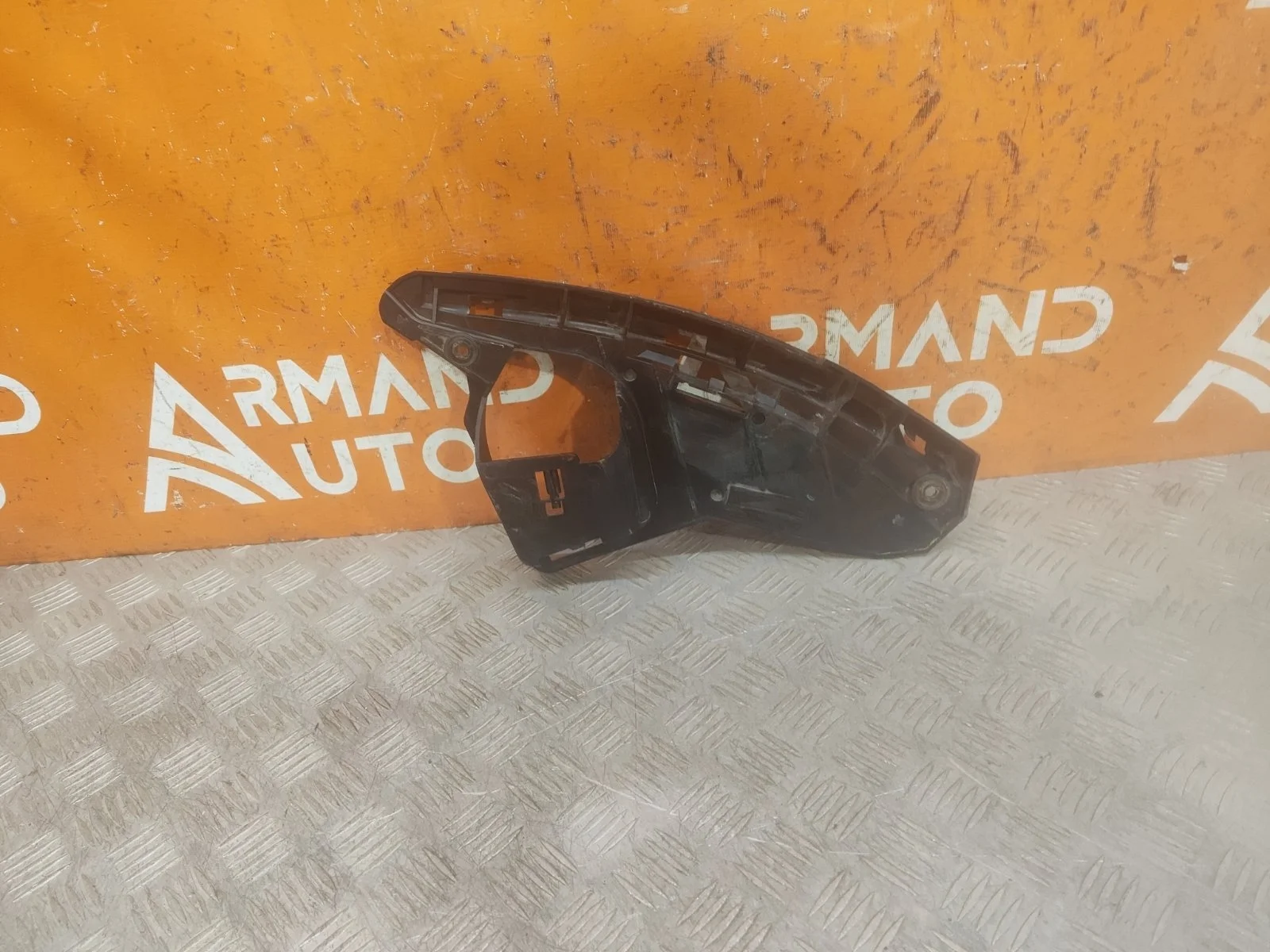Кронштейн бампера Volvo XC60 2008-2013