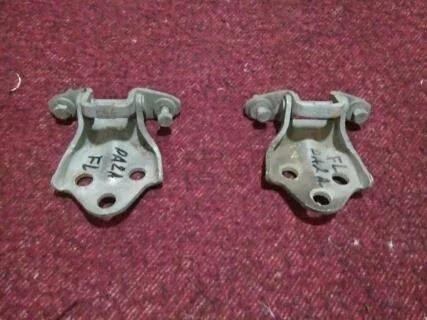 Б.у. петля двери MITSUBISHI CARISMA DA2A MITSUBISHI CARISMA DA2A