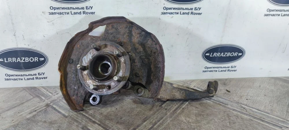 Кулак поворотный передний левый Land Rover Discovery III (2004—2009)