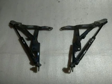 Б.у. петля багажника (2шт) MITSUBISHI LANCER CY2A MITSUBISHI LANCER CY2A
