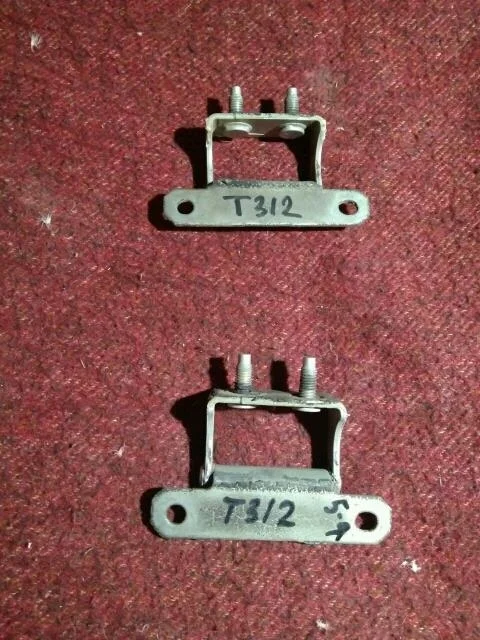 Б.у. петля багажника (2шт) NISSAN X-TRAIL T31