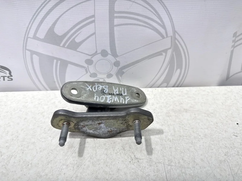 Петля передней правой двери верхняя Mercedes-benz 2010 W204