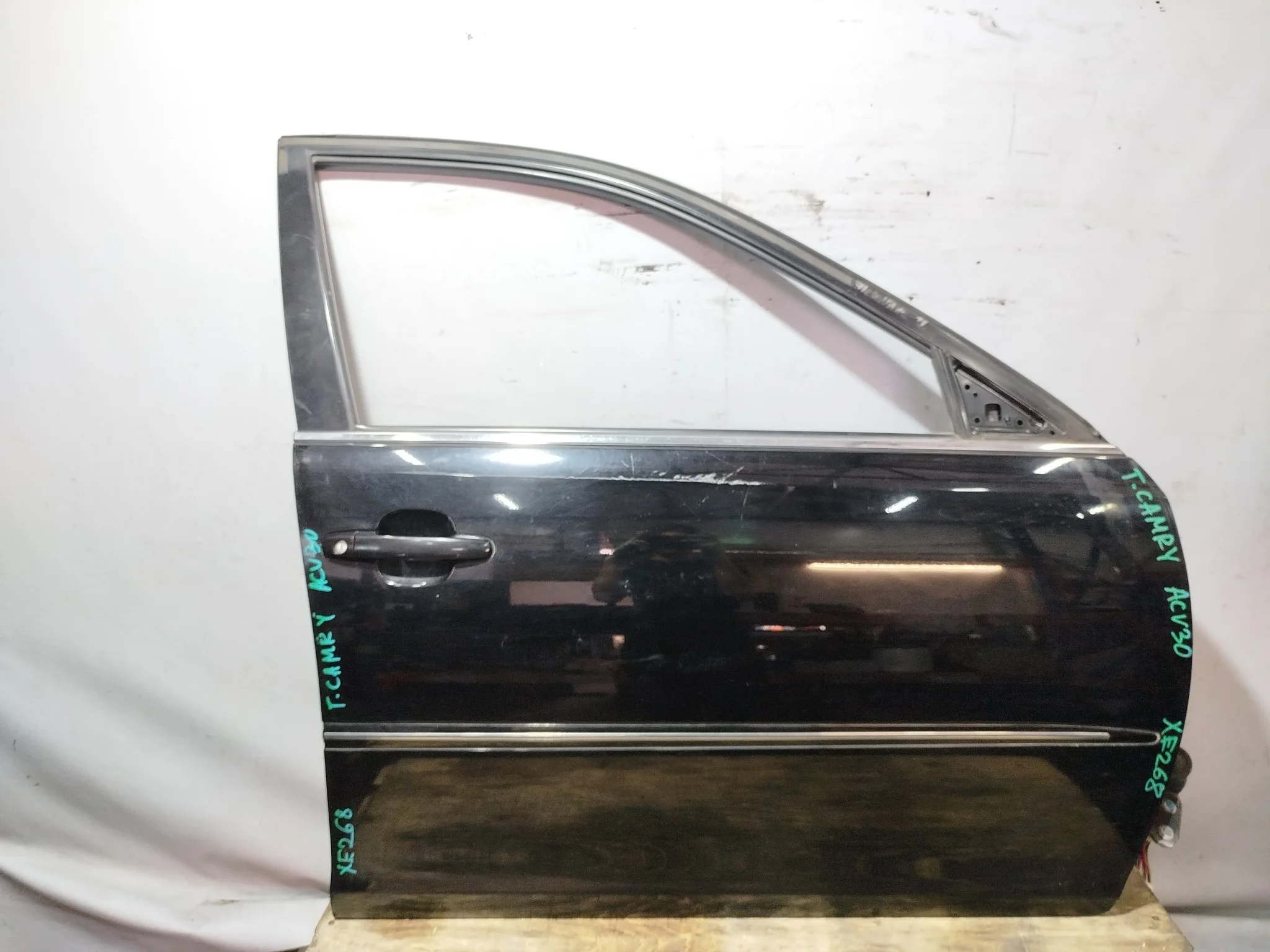 ДВЕРЬ TOYOTA DAIHATSU ALTIS CAMRY ACV30 ACV30N ACV31 ACV35 ACV35N MCV30 6700133110 ПЕРЕДНЯЯ ПРАВАЯ черный, 202 XE268