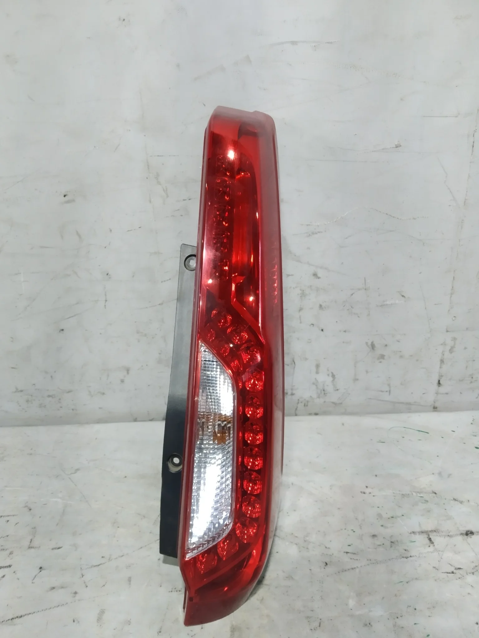 ФОНАРЬ NISSAN X-TRAIL DNT31 NT31 T31 TNT31 22023308 2 МОДЕЛЬ ПРАВЫЙ 265503UB0A KE652