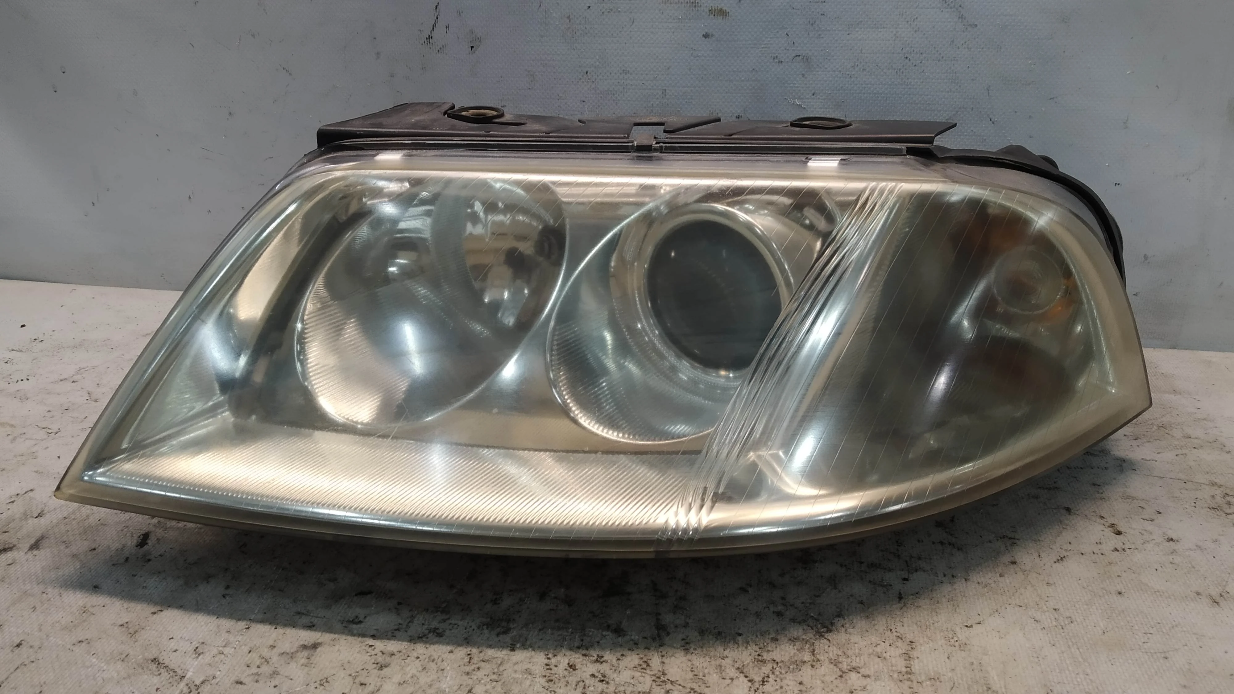 ФАРА VOLKSWAGEN PASSAT 3B3 3B6 B5 1186 1187 HELLA ГАЛОГЕН ЛИНЗА ЛЕВАЯ 2 МОДЕЛЬ 3B0941015AP KE483Z