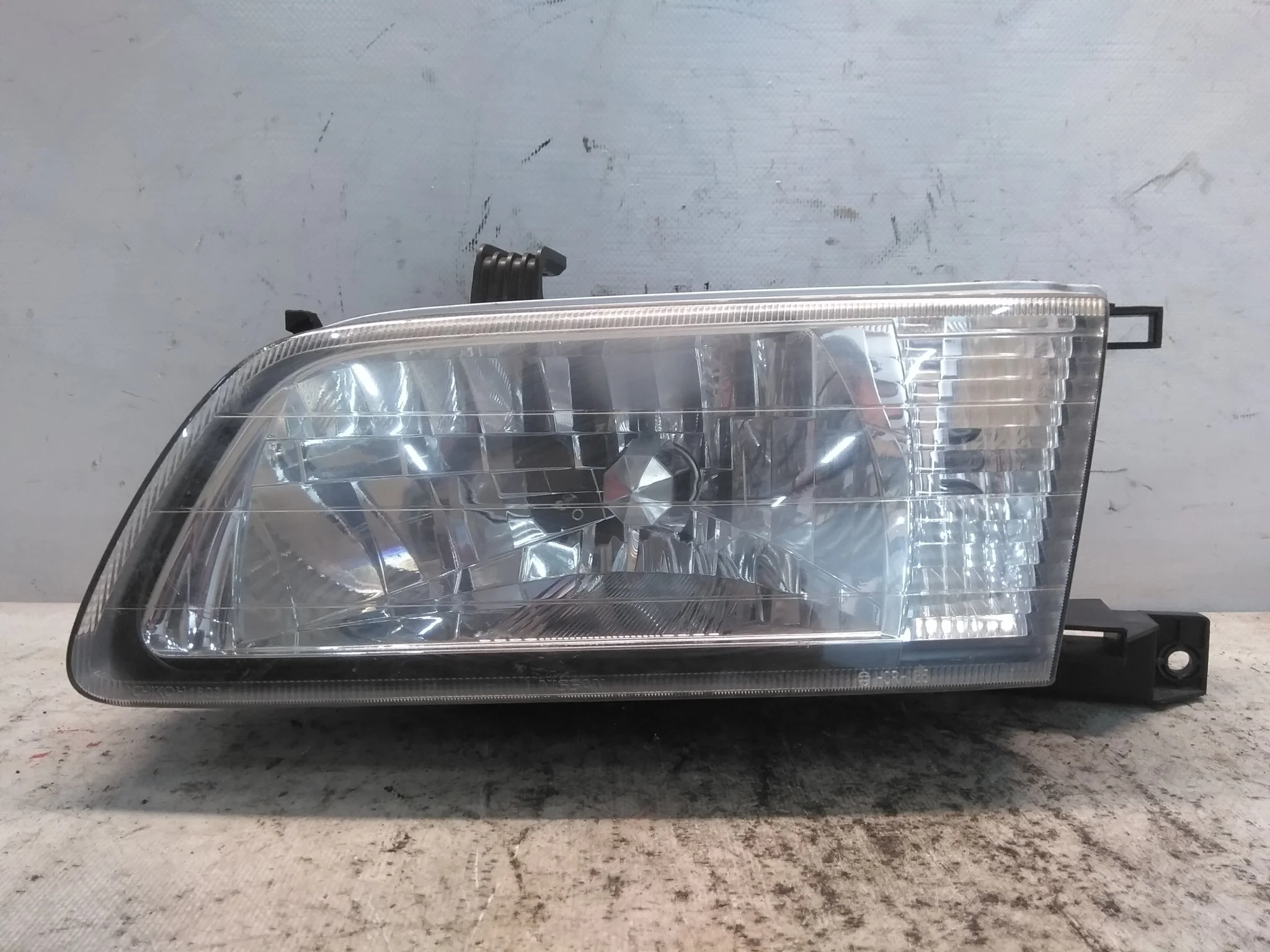 ФАРА NISSAN SUNNY B15 FB15 FNB15 JB15 QB15 SB15 1602 ГАЛОГЕН ЛЕВАЯ 260604M429 XE274Z