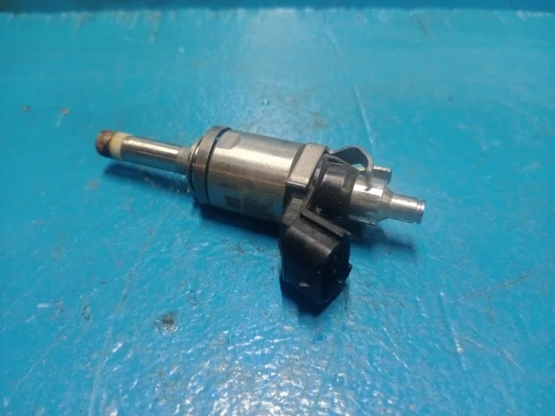 Форсунка топливная Mazda 3 2012-2017 PE0113250B PE-VPS
