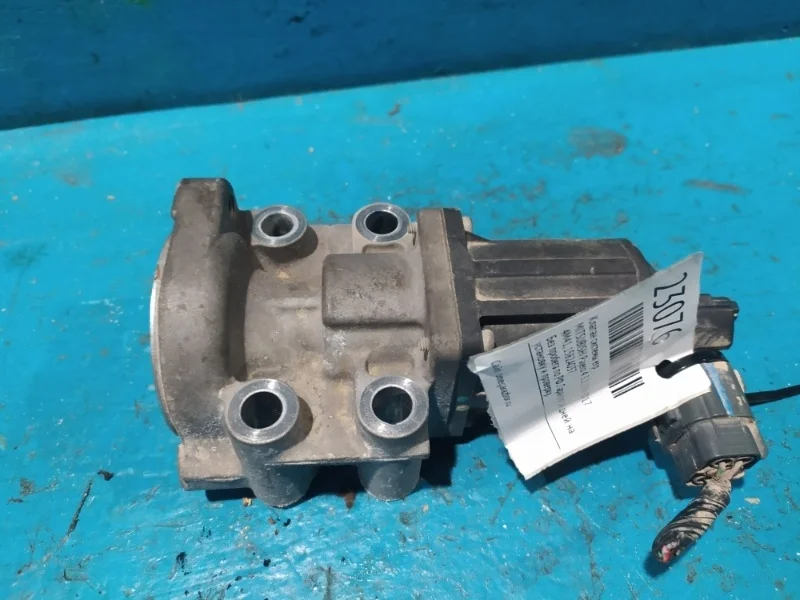 Клапан системы ЕГР Mitsubishi Pajero 4 2010-2017 1582A037 4M41