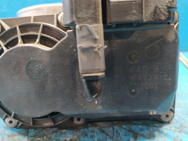 Дроссельная заслонка Mazda 3 2012-2017 PE0113640B PE-VPS