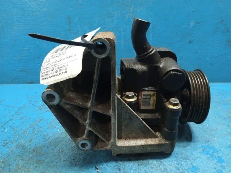 Насос гидроусилителя ГУР Ford Fusion 2002-2012 1495668 FYJB