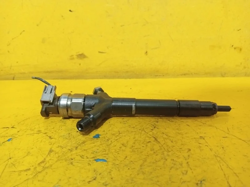 Форсунка топливная Mitsubishi L200 2006-2014 1465A041 4D56