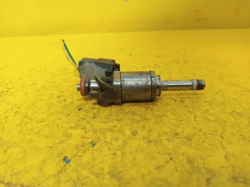 Форсунка топливная Mazda 3 2012-2017 PE0113250B PE-VPS